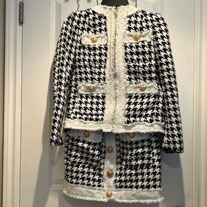 Skirt Suit set. Tweed, tooth hound pattern. New without tag.